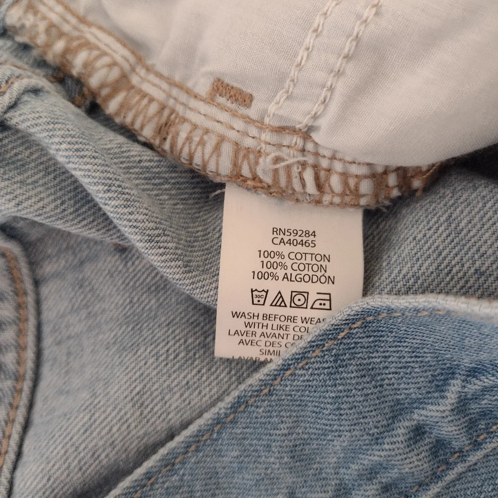 The Children's Place Distressed Midi Mi-Long Shorts NWT Size 16 Peyton Wash